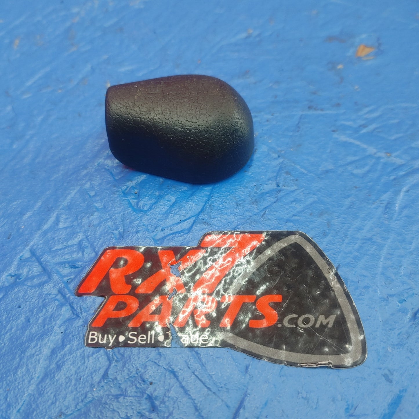LHD, RHD Hatch Strut Cap Cover Locks To Bolt  RX7 FD FD3S 93 - 02 Mazda SH3B18/24