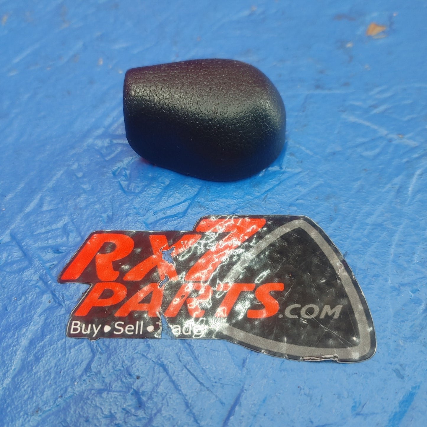 LHD, RHD Hatch Strut Cap Cover Locks To Bolt  RX7 FD FD3S 93 - 02 Mazda SH3B18/32