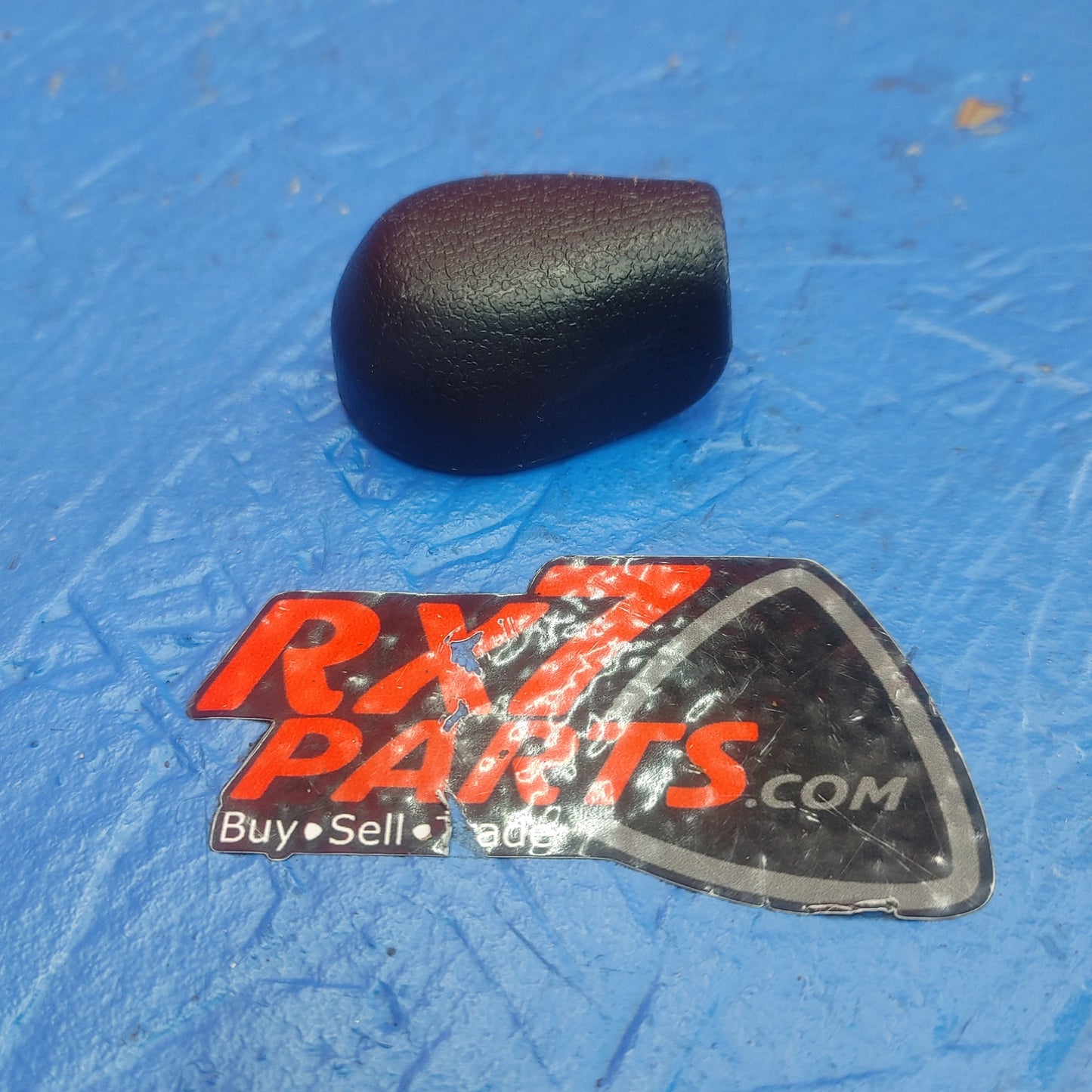 LHD, RHD Hatch Strut Cap Cover Locks To Bolt  RX7 FD FD3S 93 - 02 Mazda SH3B18/32