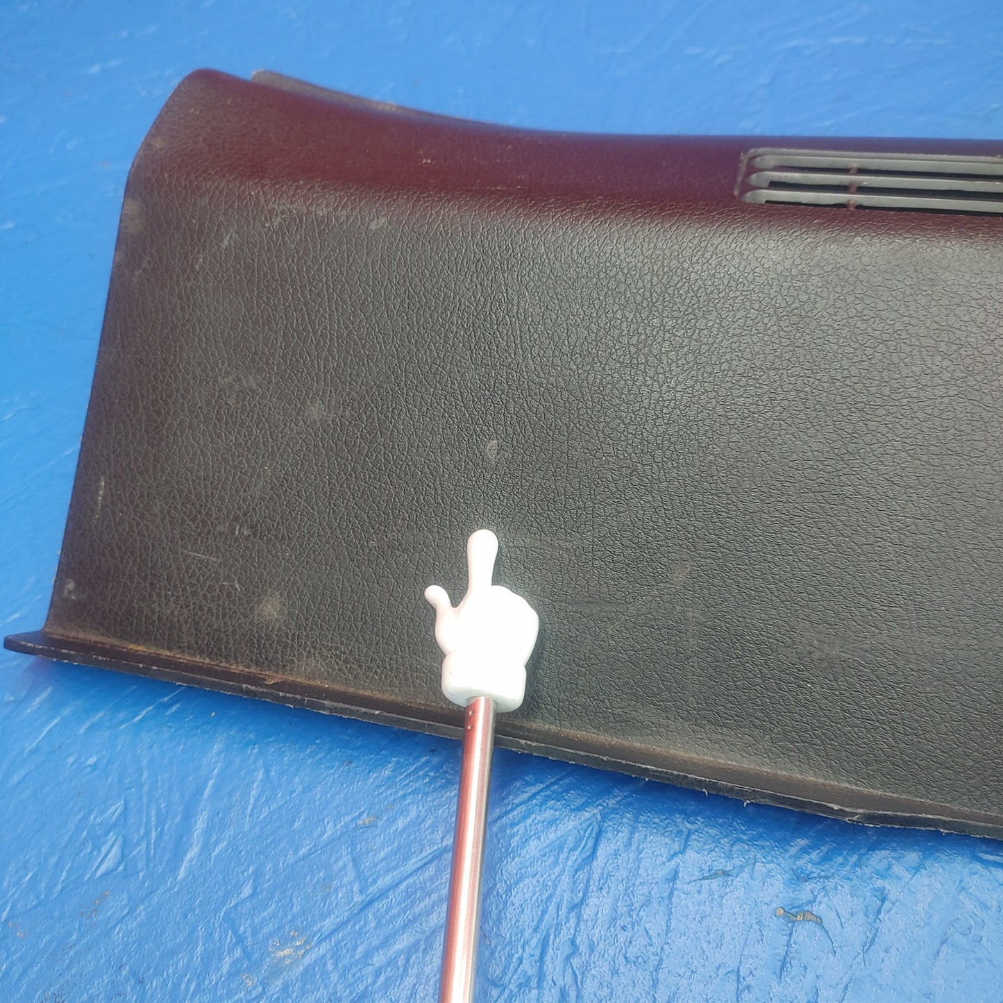LHD, RHD Rear Hatch Center Trunk Garnish FD01 68 89X RX7 FD FD3S 93 - 02 Mazda SH3B18/40