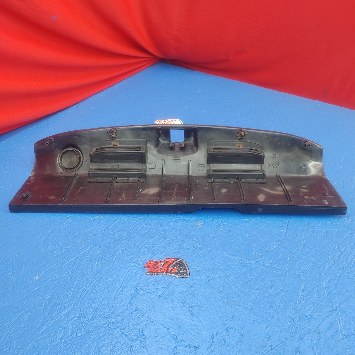 LHD, RHD Rear Hatch Center Trunk Garnish FD01 68 89X RX7 FD FD3S 93 - 02 Mazda SH3B18/40