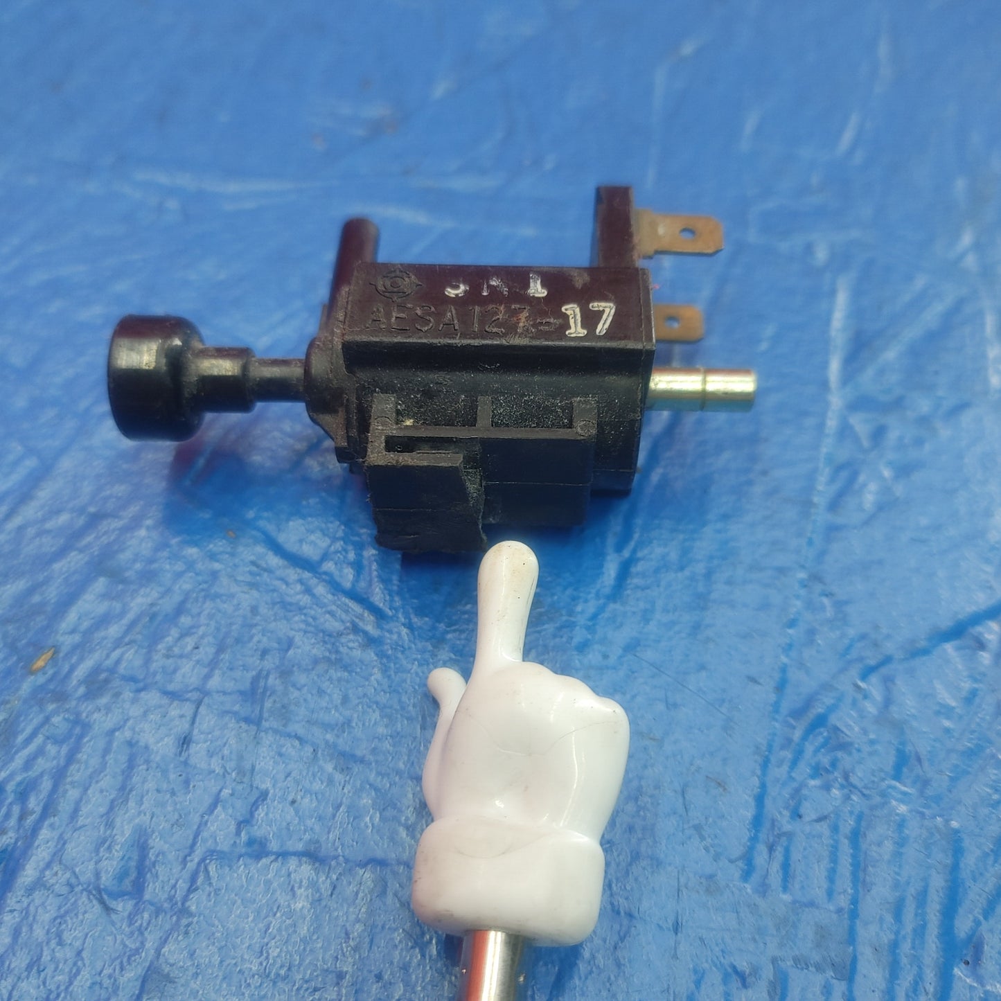 LHD, RHD Vacuum Solenoid Valve AESA127-17 RX7 RX-7 FD FD3S 13B-REW 92 - 02 FD FD3S 13B-REW SH3B21/17