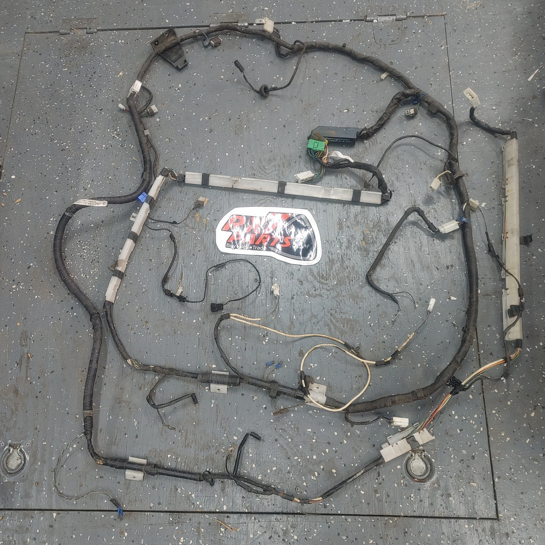 LHD, RHD Complete Rear Section Left And Right Chassis Wire Wiring Harness F100 67 071E  FD04 67 180D  FD01 67 050D RX7 RX-7 FD FD3S 13B-REW 92 - 02 FD FD3S 13B-REW SH3B25/19 - RX7Parts