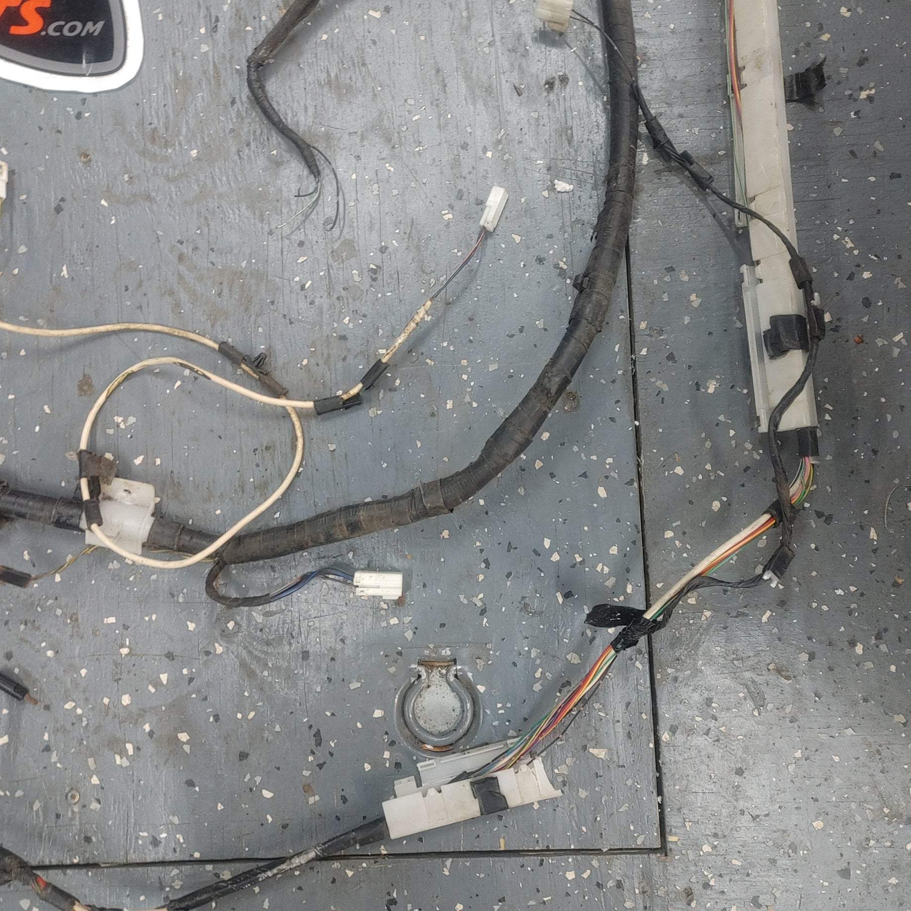 LHD, RHD Complete Rear Section Left And Right Chassis Wire Wiring Harness F100 67 071E  FD04 67 180D  FD01 67 050D RX7 RX-7 FD FD3S 13B-REW 92 - 02 FD FD3S 13B-REW SH3B25/19 - RX7Parts