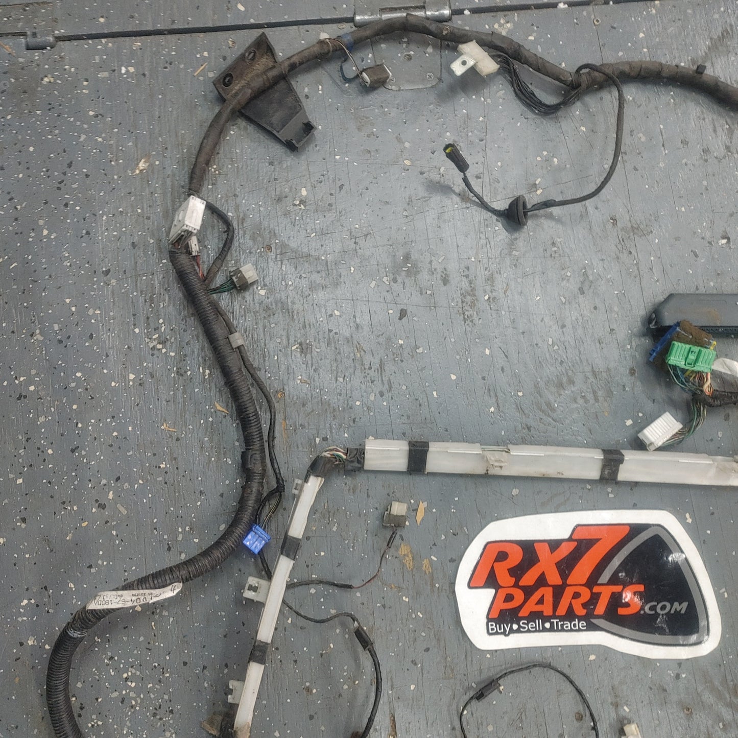LHD, RHD Complete Rear Section Left And Right Chassis Wire Wiring Harness F100 67 071E  FD04 67 180D  FD01 67 050D RX7 RX-7 FD FD3S 13B-REW 92 - 02 FD FD3S 13B-REW SH3B25/19 - RX7Parts