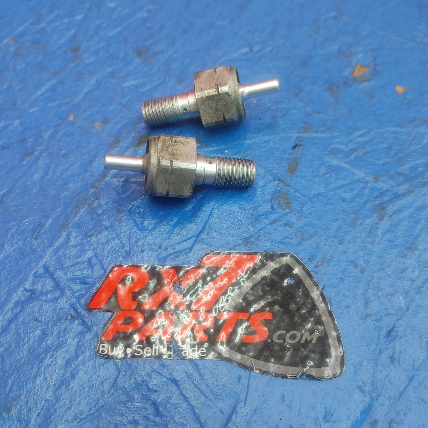 LHD, RHD 1984 Thru 1995 13B Rotor Housing Oil Metering Injector Pair N3G1 14 631 Universal Universal Universal SH4B13/9