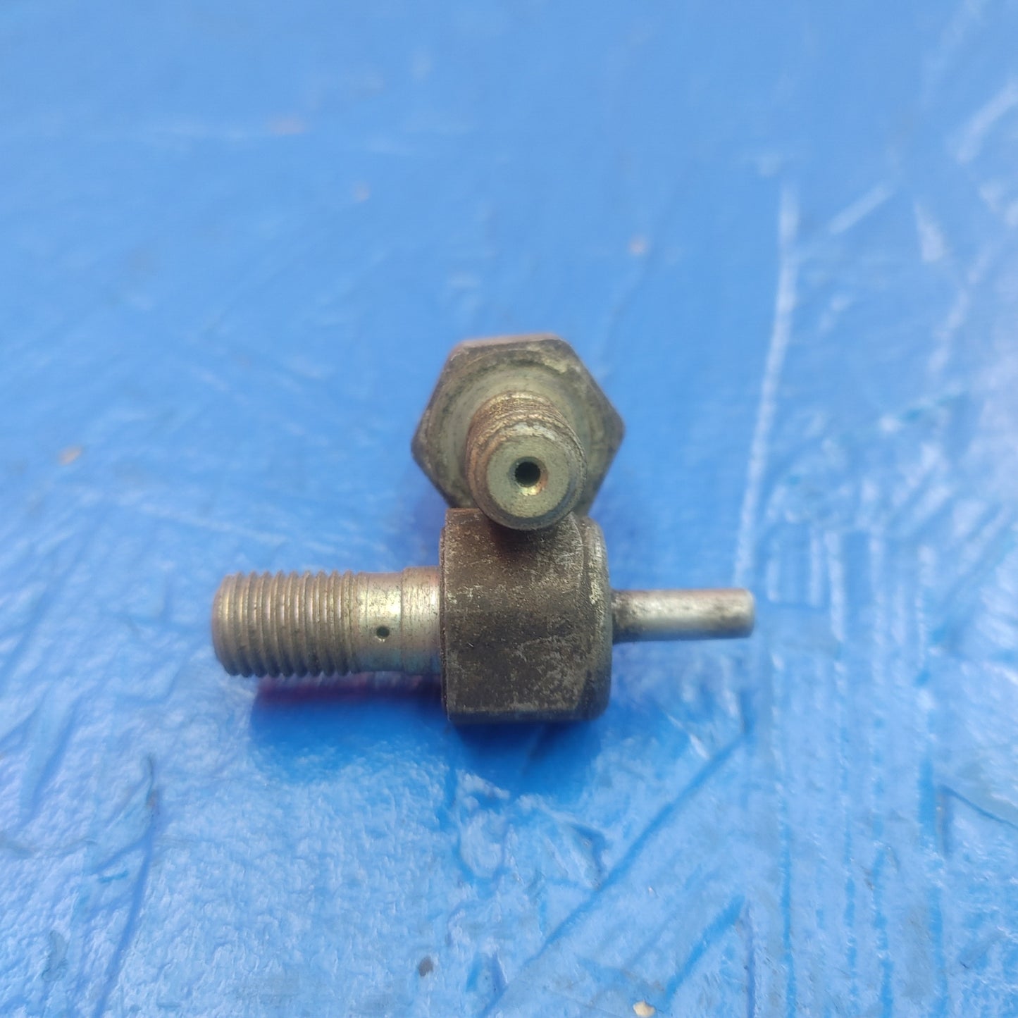 LHD, RHD 1984 Thru 1995 13B Rotor Housing Oil Metering Injector Pair N3G1 14 631 Universal Universal Universal SH4B17/6