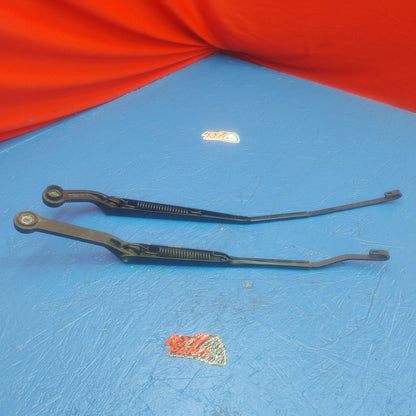 LHD Windshield Wiper Blade Arms Pair J65H LP 946 J65H LP 947 RX7 RX-7 FD FD3S LHD 93 - 95 FD FD3S 13B-REW SH5B3/8