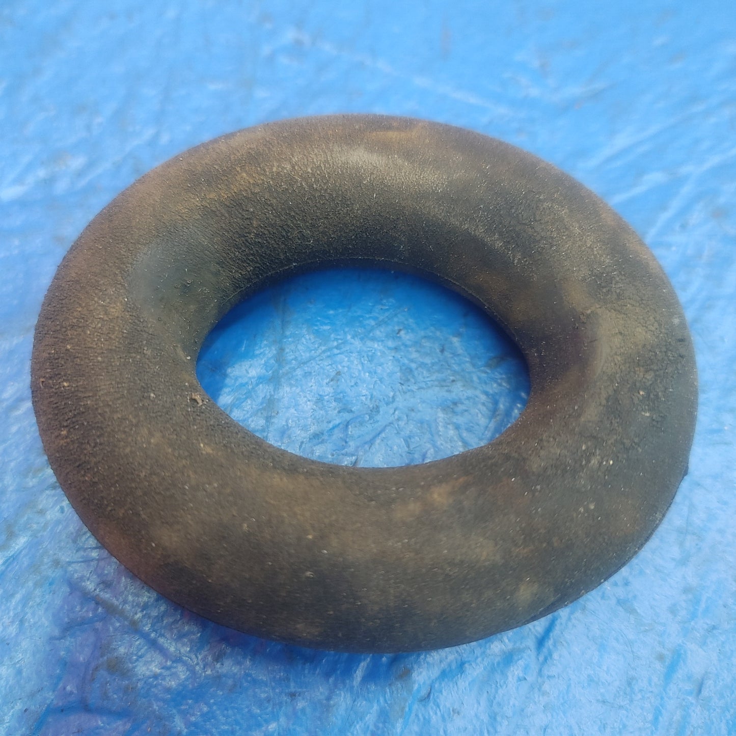 LHD, RHD Exhaust Doughnut Hanger Pair N225-40-061 Universal Universal Universal SH5B3/10