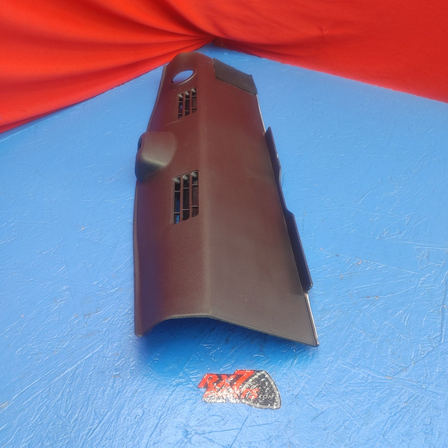 LHD, RHD Rear Hatch Center Trunk Garnish FD01 68 89X RX7 RX-7 FD FD3S 13B-REW 92 - 02 FD FD3S 13B-REW SH5B6/2 - RX7Parts