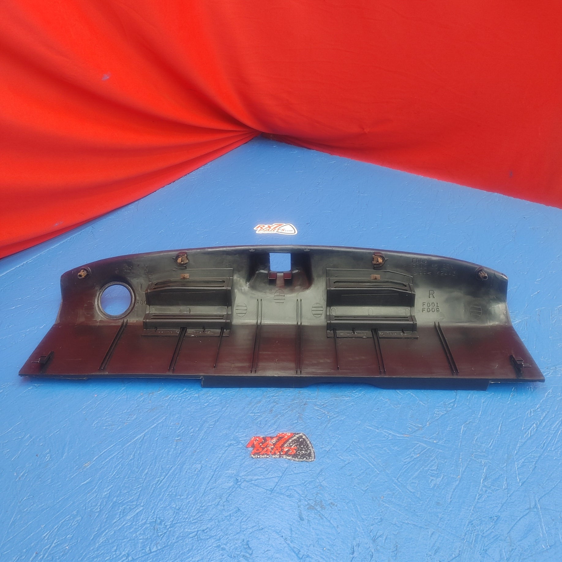 LHD, RHD Rear Hatch Center Trunk Garnish FD01 68 89X RX7 RX-7 FD FD3S 13B-REW 92 - 02 FD FD3S 13B-REW SH5B6/2 - RX7Parts