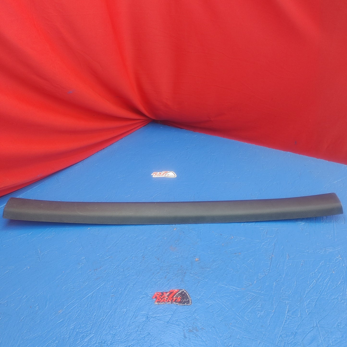 LHD, RHD Rear Hatch Liftgate Trunk Center Garnish FD01 68 931 RX7 RX-7 FD FD3S 13B-REW 92 - 02 FD FD3S 13B-REW S4B0/421 - RX7Parts