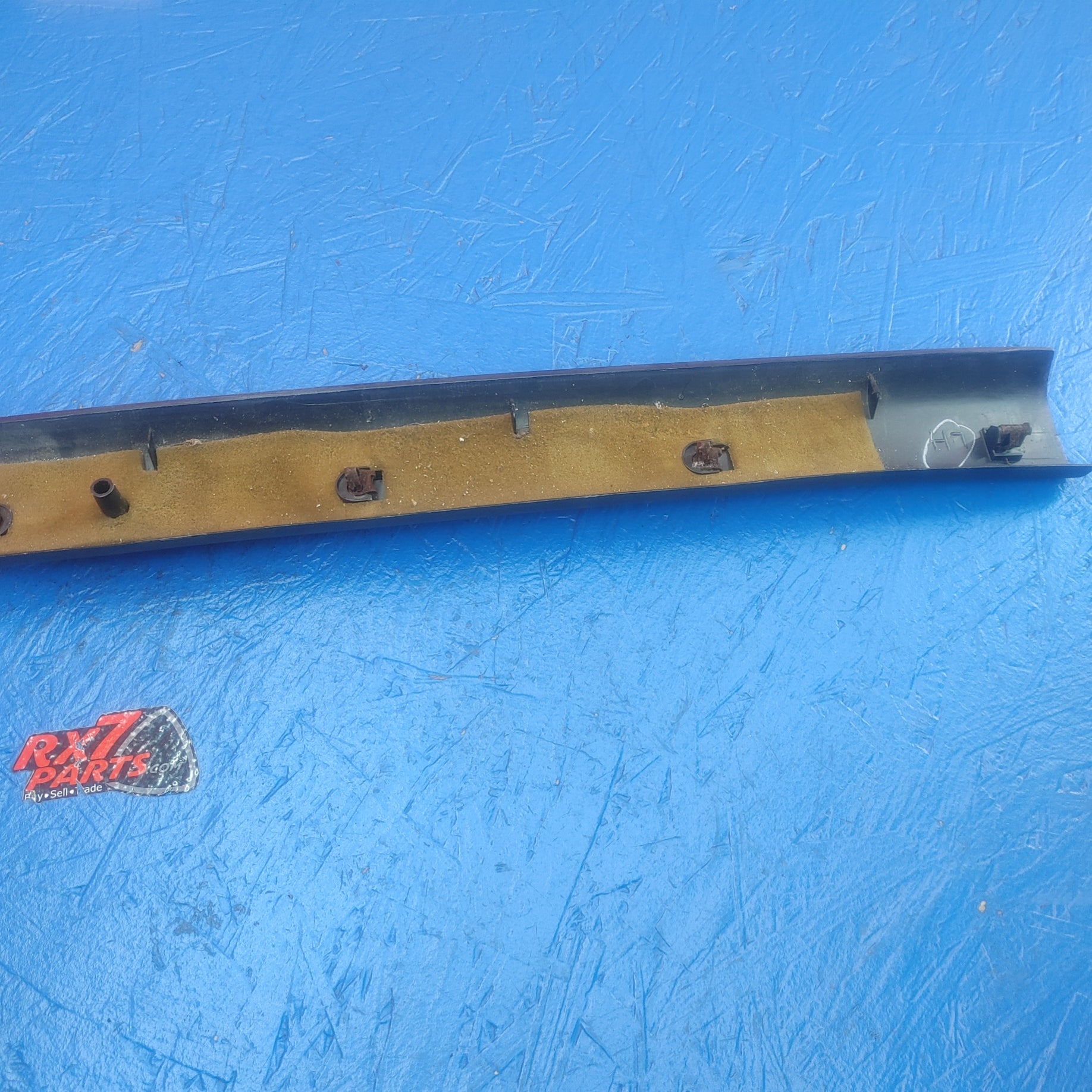LHD, RHD Rear Hatch Liftgate Trunk Center Garnish FD01 68 931 RX7 RX-7 FD FD3S 13B-REW 92 - 02 FD FD3S 13B-REW S4B0/421 - RX7Parts
