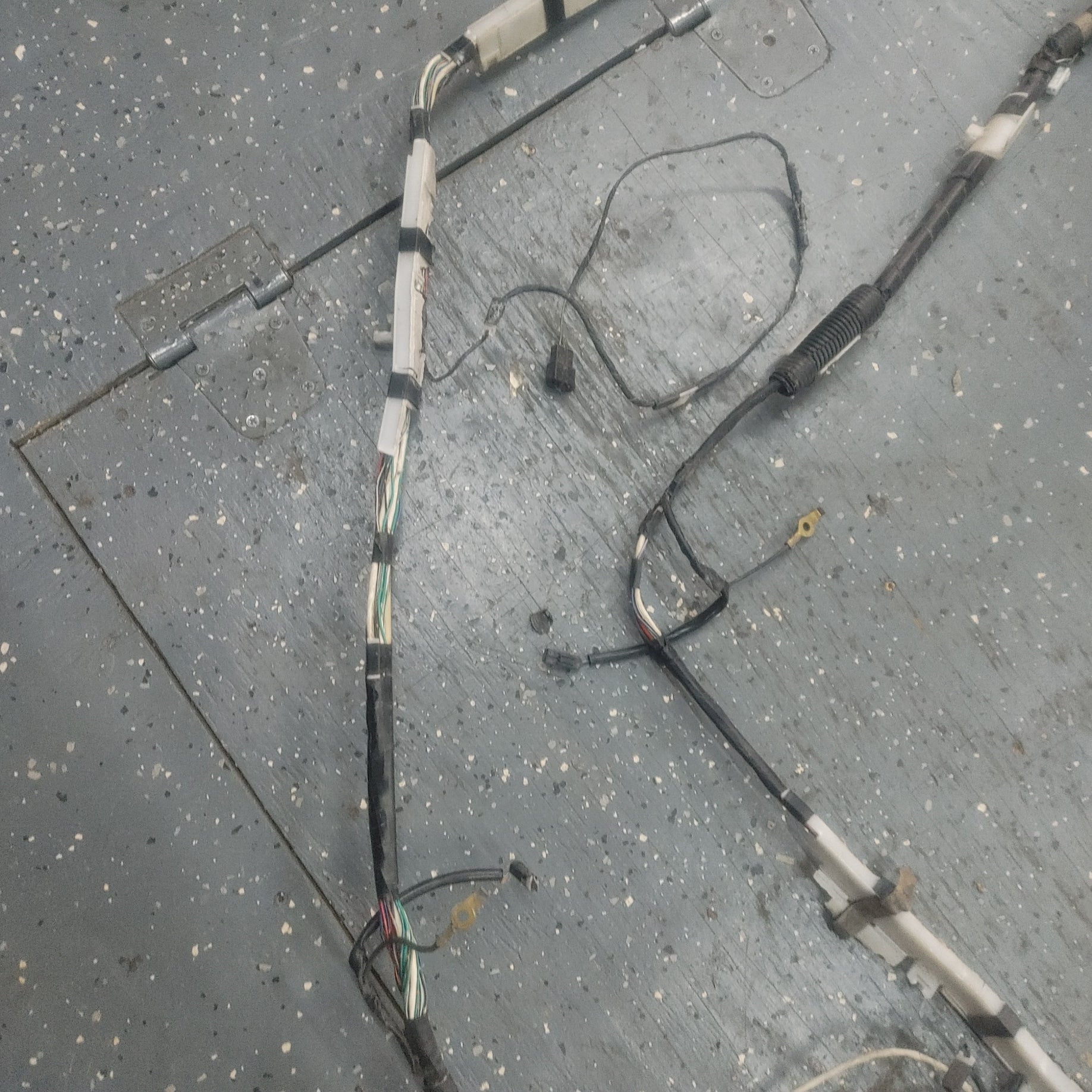 LHD, RHD Complete Rear Section Left And Right Chassis Wire Wiring Harness FDO4-67-180D FD01-67-050D RX7 RX-7 FD FD3S 13B-REW 92 - 02 FD FD3S 13B-REW S4B0/460W - RX7Parts