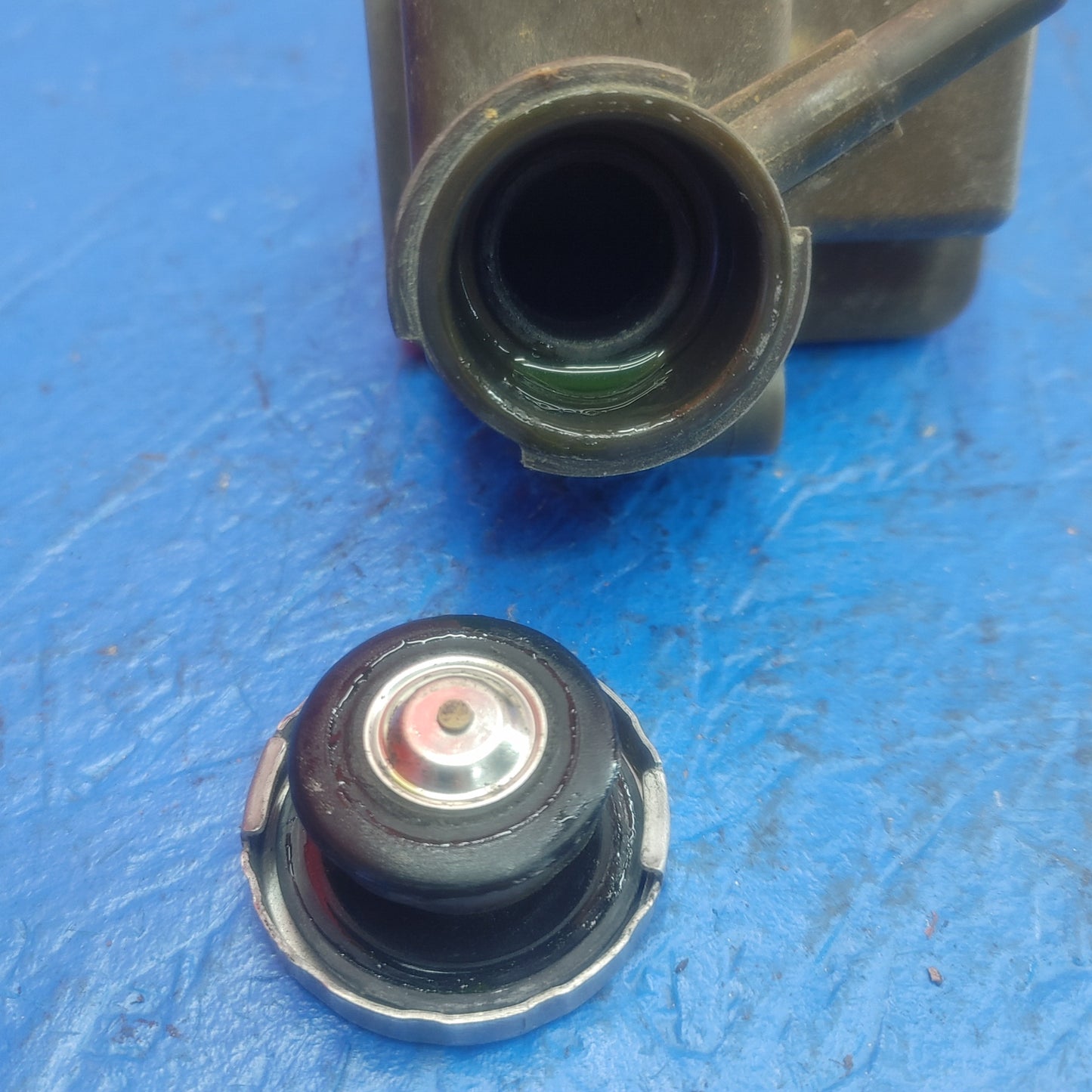 LHD, RHD Coolant Air Separator Tank  RX7 RX-7 FD FD3S 13B-REW 92 - 02 FD FD3S 13B-REW SH5B12/7