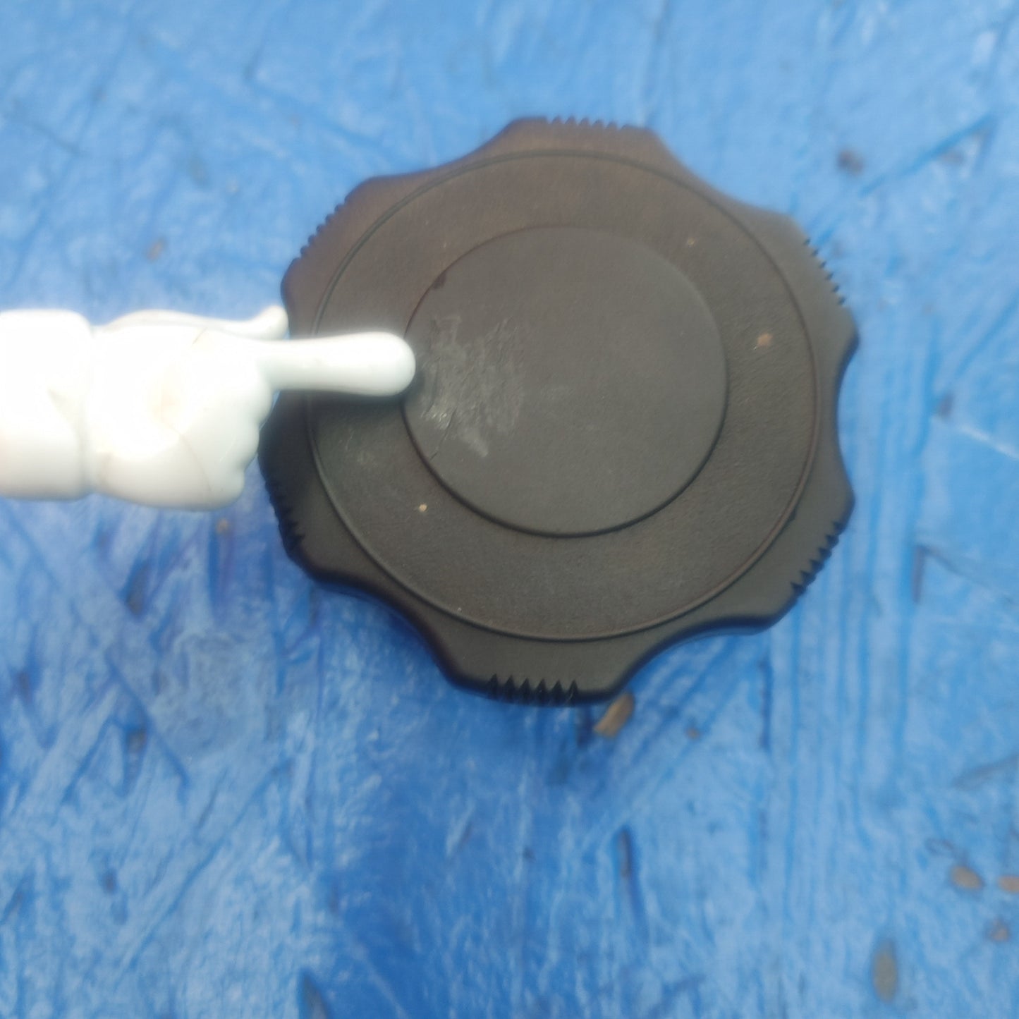 LHD, RHD Oil Cap    SH7B4/11