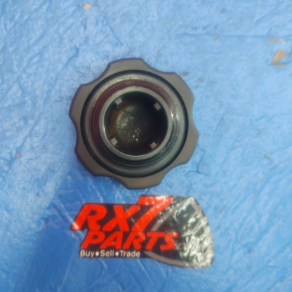 LHD, RHD Oil Cap    SH7B4/11