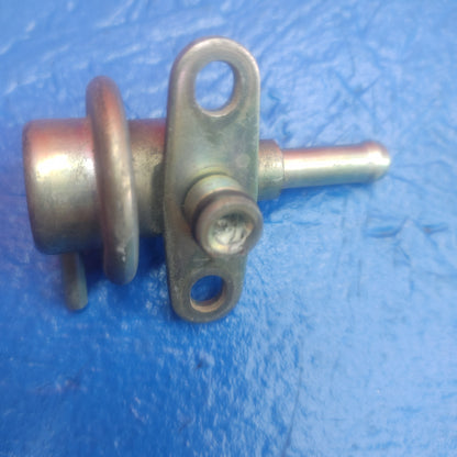 LHD, RHD 86-88 Oem Fuel Pressure Regulator Fpr N326 13 280 RX7 RX-7 FC S4 FC3S 86 - 88 FC FC3S 13B SH7B12/21