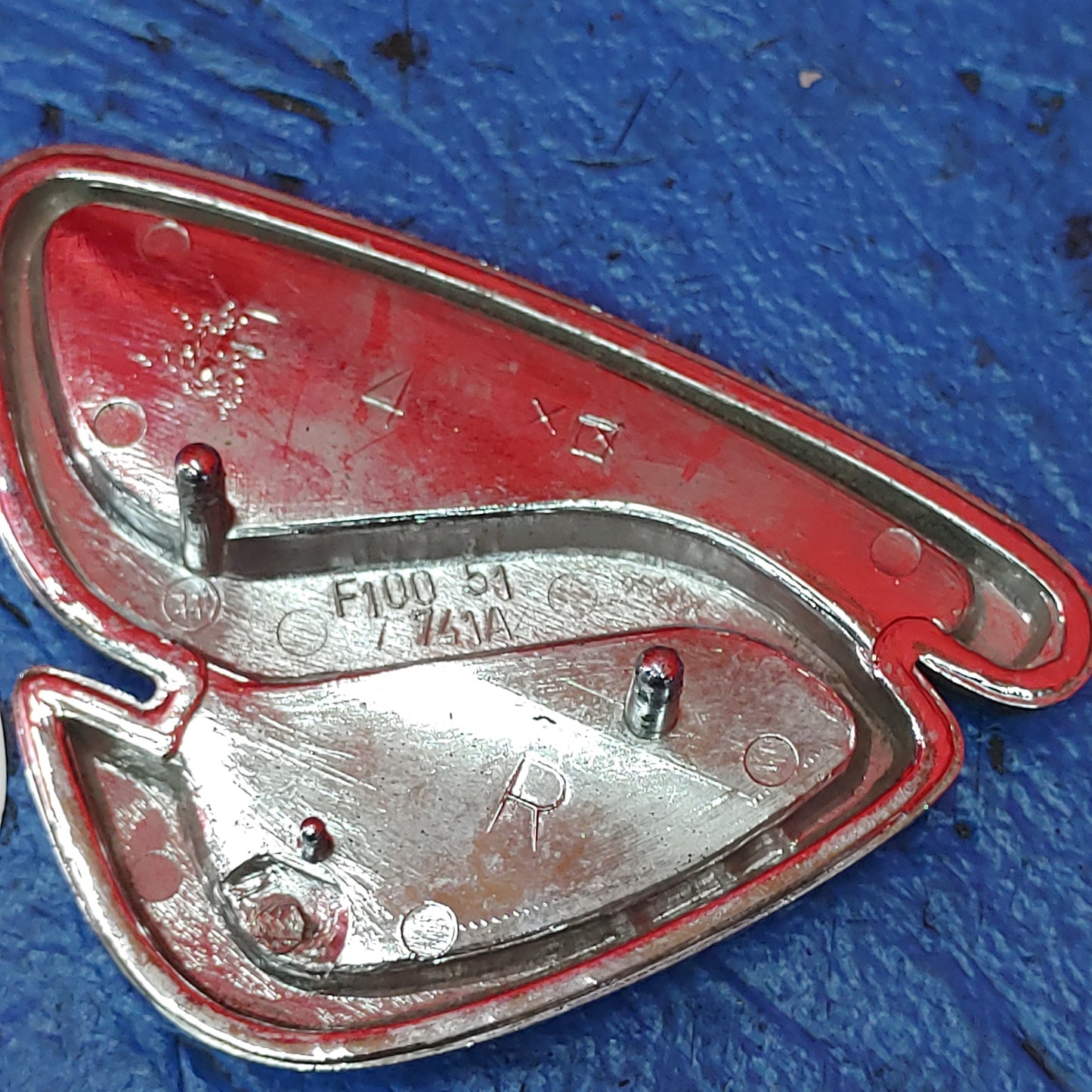 LHD, RHD Rear Efini Mascot Logo Emblem - Red F100-51-741A RX7 FD FD3S 93 - 02 Mazda S11B24/10