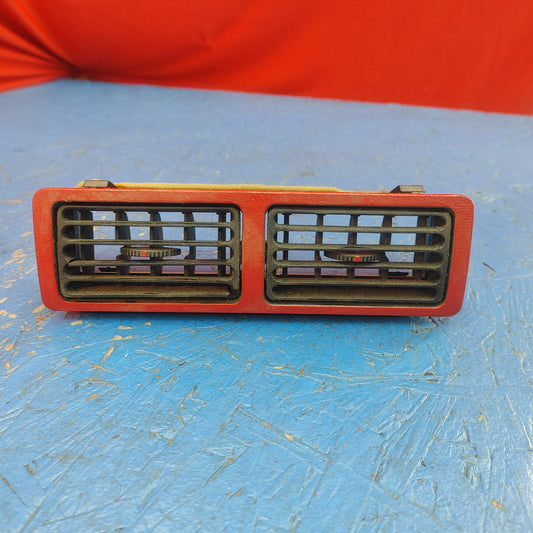 LHD, RHD  Dash Center Air Vent Grille FC01 64 840 RX7 FC FC3S 86 - 91 Mazda S12B16/3