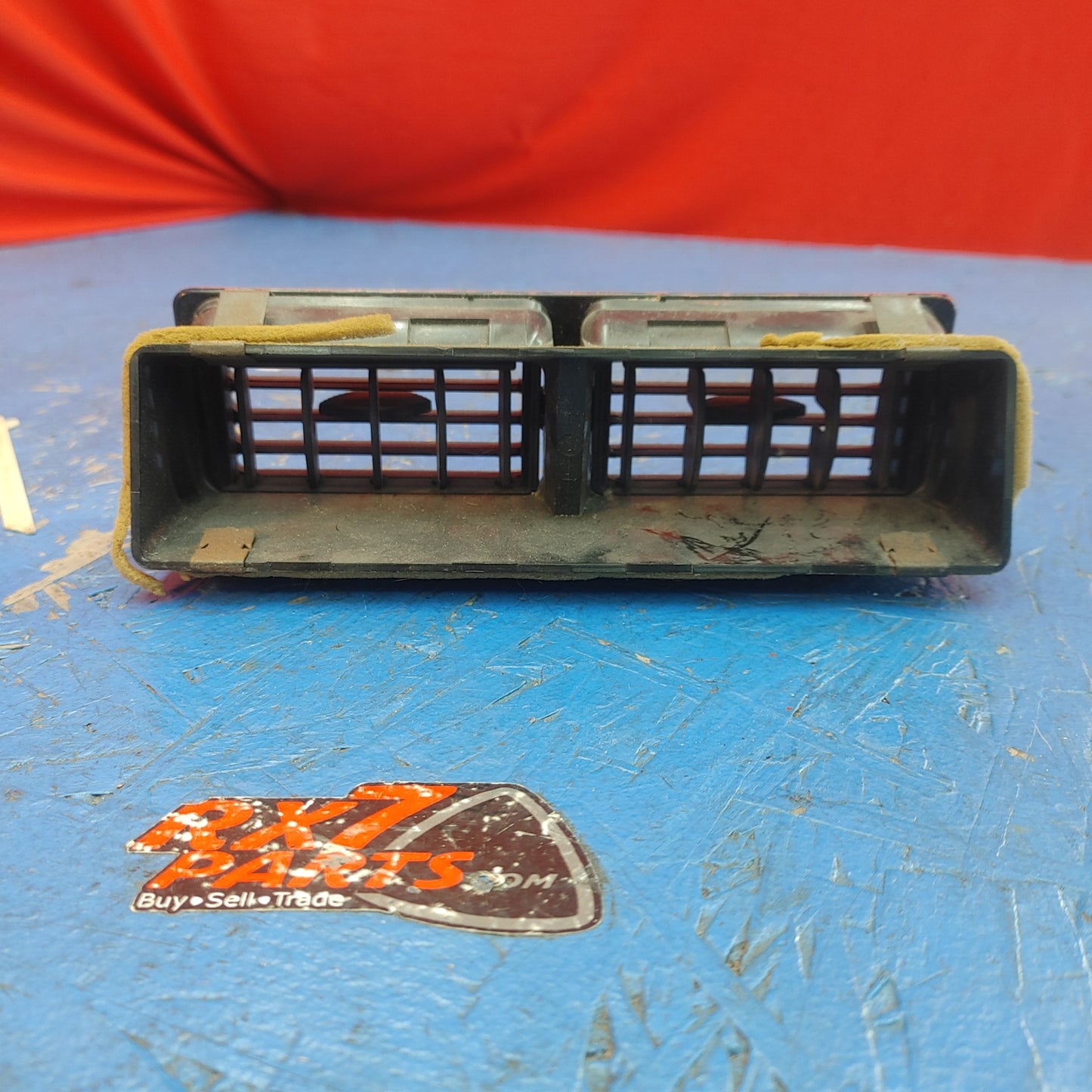 LHD, RHD  Dash Center Air Vent Grille FC01 64 840 RX7 FC FC3S 86 - 91 Mazda S12B16/3