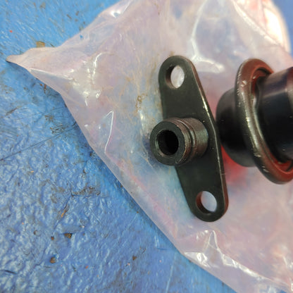 LHD, RHD Denso Fuel Pressure Regulator (New Open Package) 195251-0210 RX7 FD FD3S 93 - 02 Mazda S13B13/6