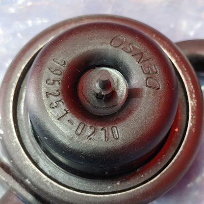 LHD, RHD Denso Fuel Pressure Regulator (New Open Package) 195251-0210 RX7 FD FD3S 93 - 02 Mazda S13B13/6