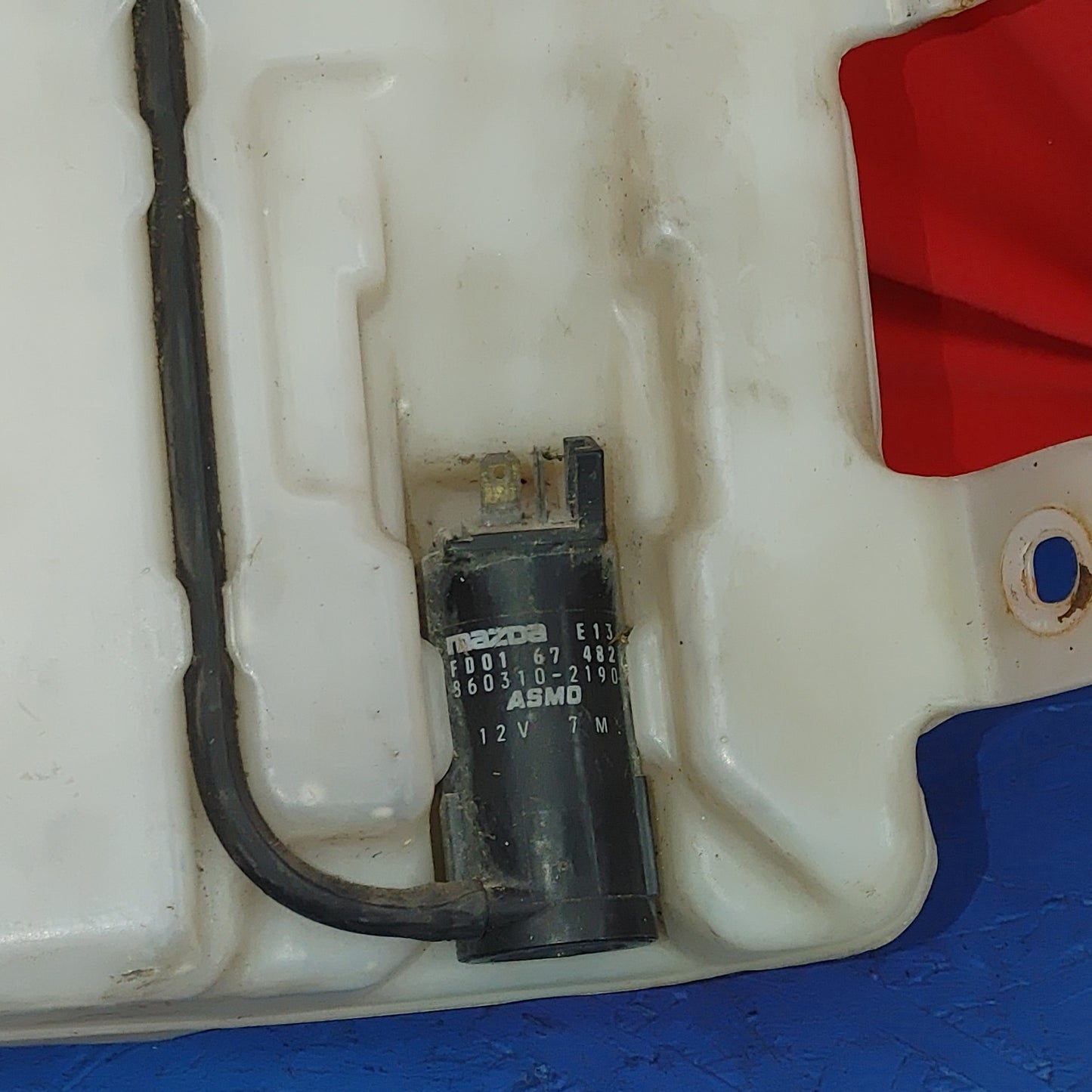 LHD, RHD Windshield Washer Reservoir Tank  RX7 FD FD3S 93 - 02 Mazda S13B14/3