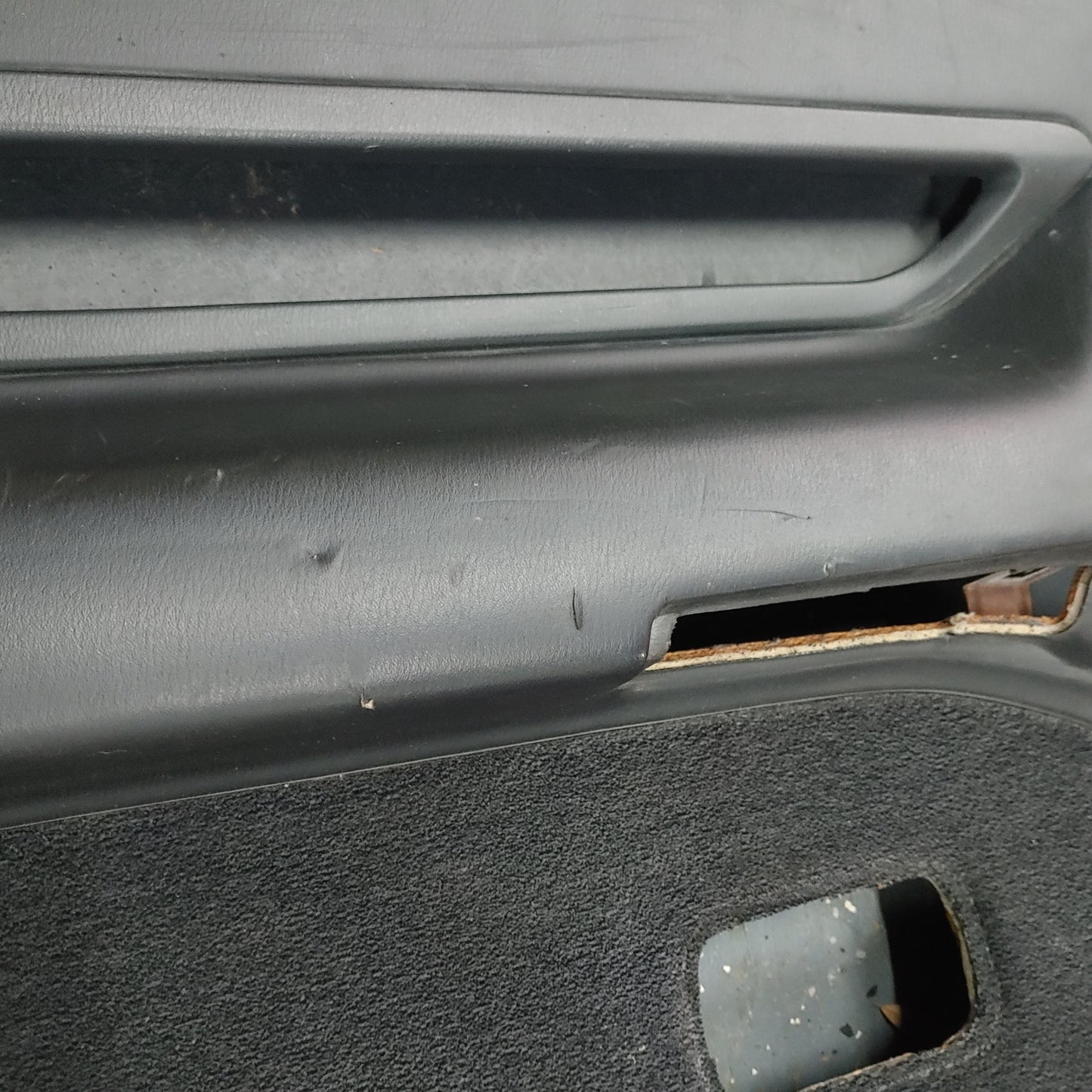 R33 Driver Door Card       S4B0/280
