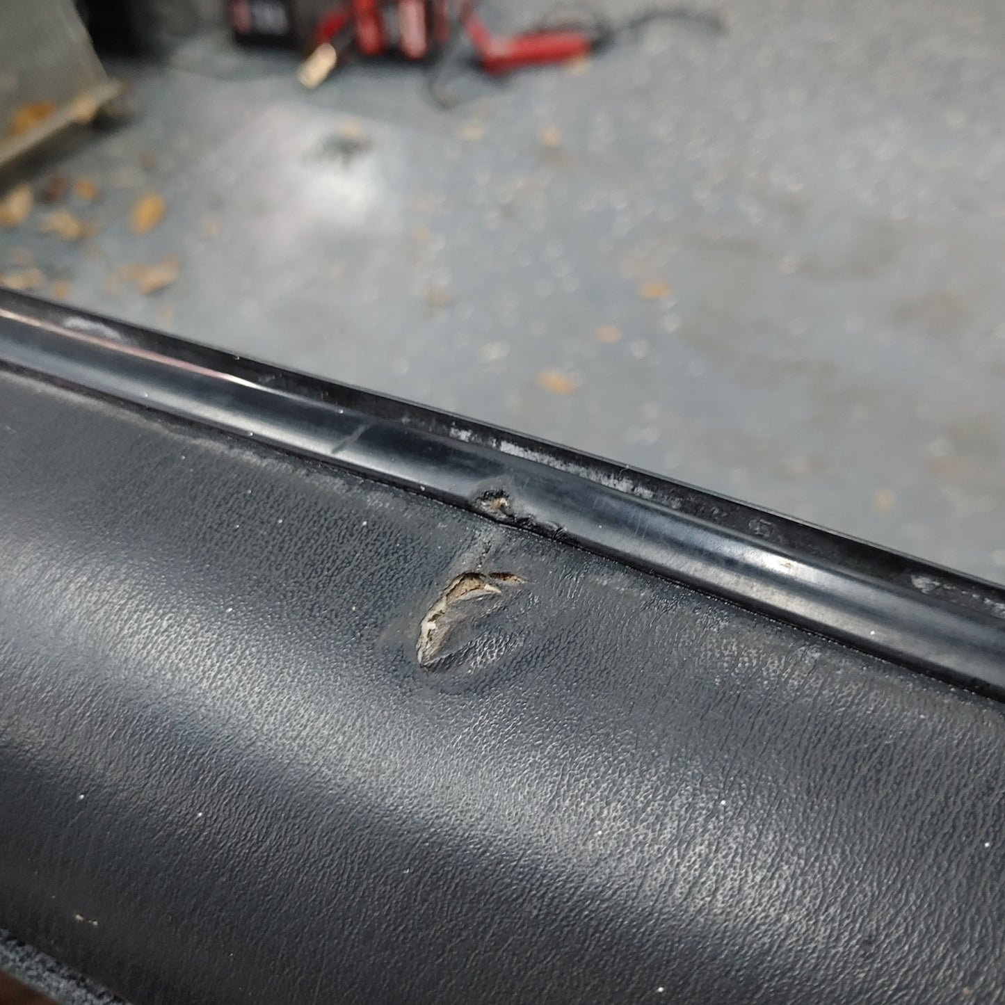 R33 Driver Door Card       S4B0/280