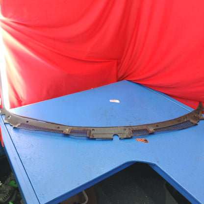 RHD Rhd Windshield Wiper Cowl Grille  RX7 FD FD3S 93 - 02 Mazda S4B0/439