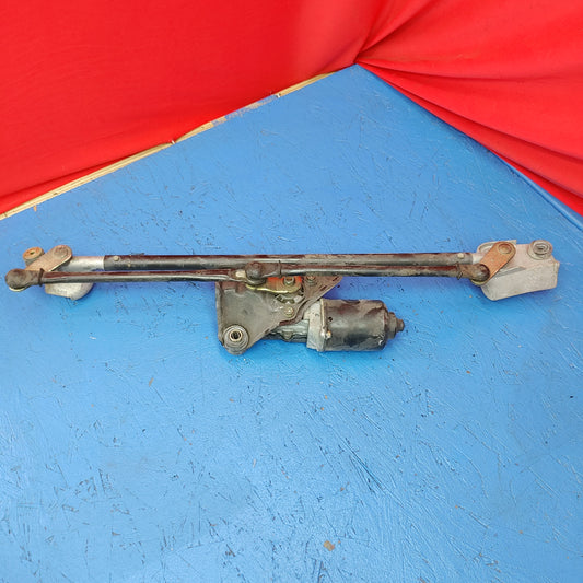 Wiper Arm Motor and Assembly  Is300 SXE10 01 - 05 Lexus  S4B30/19