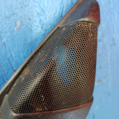 Passenger Right Front Door Tweeter Speaker Cover 67491-53020 Is300 SXE10 01 - 05 Lexus  S4B30/25
