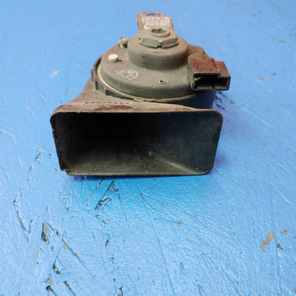 Denso Low Pitched Horn Assembly with Bracket 86520-51010 Is300 SXE10 01 - 05 Lexus  S4B30/27