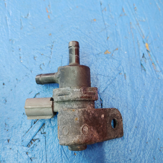 Aisin Vacuum Duty Valve 90910-12220 Is300 SXE10 01 - 05 Lexus  S4B30/28