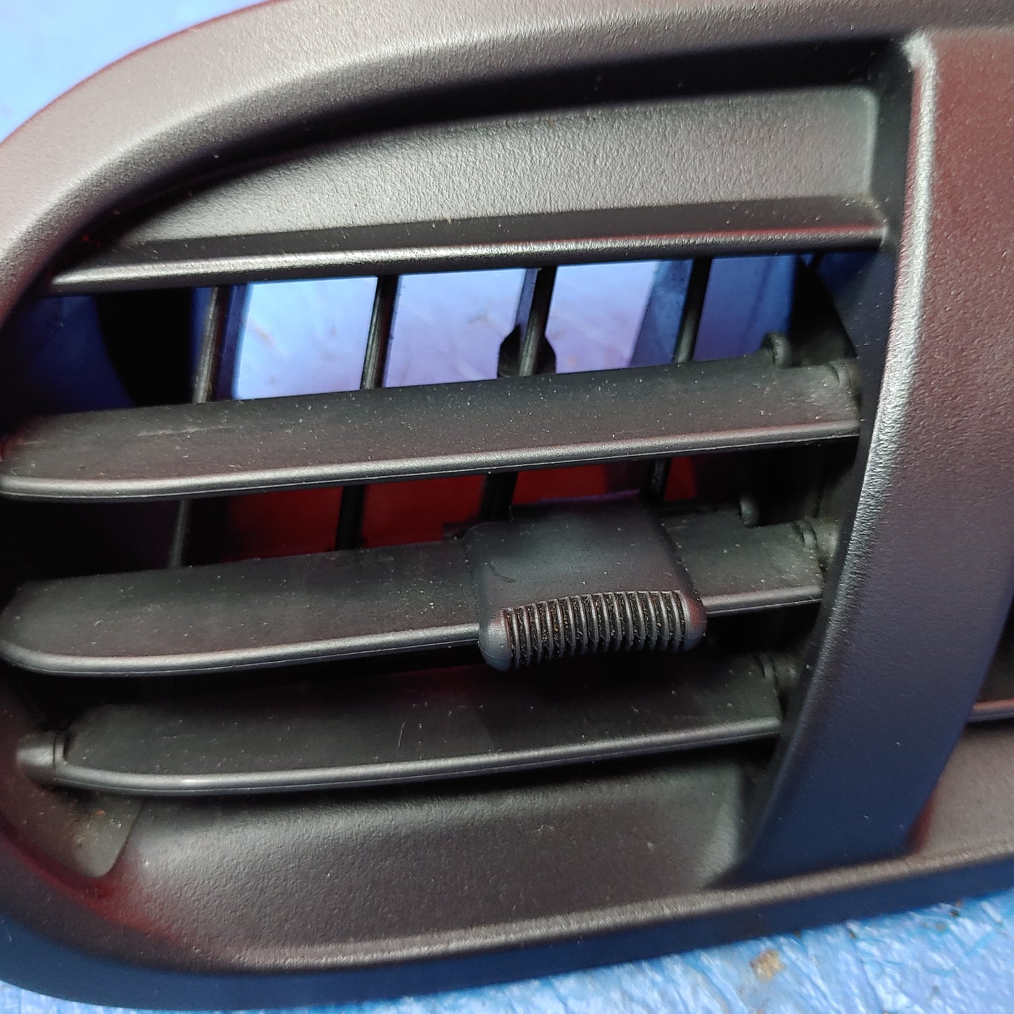 RHD Center Dash Vent F100-64-930 RX7 FD FD3S 93 - 02 Mazda S6B32/12