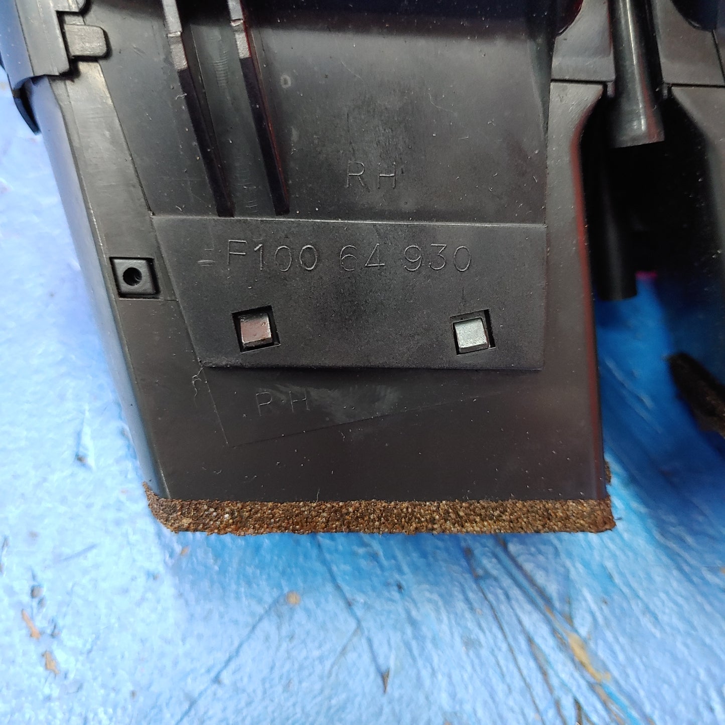 RHD Center Dash Vent F100-64-930 RX7 FD FD3S 93 - 02 Mazda S6B32/12