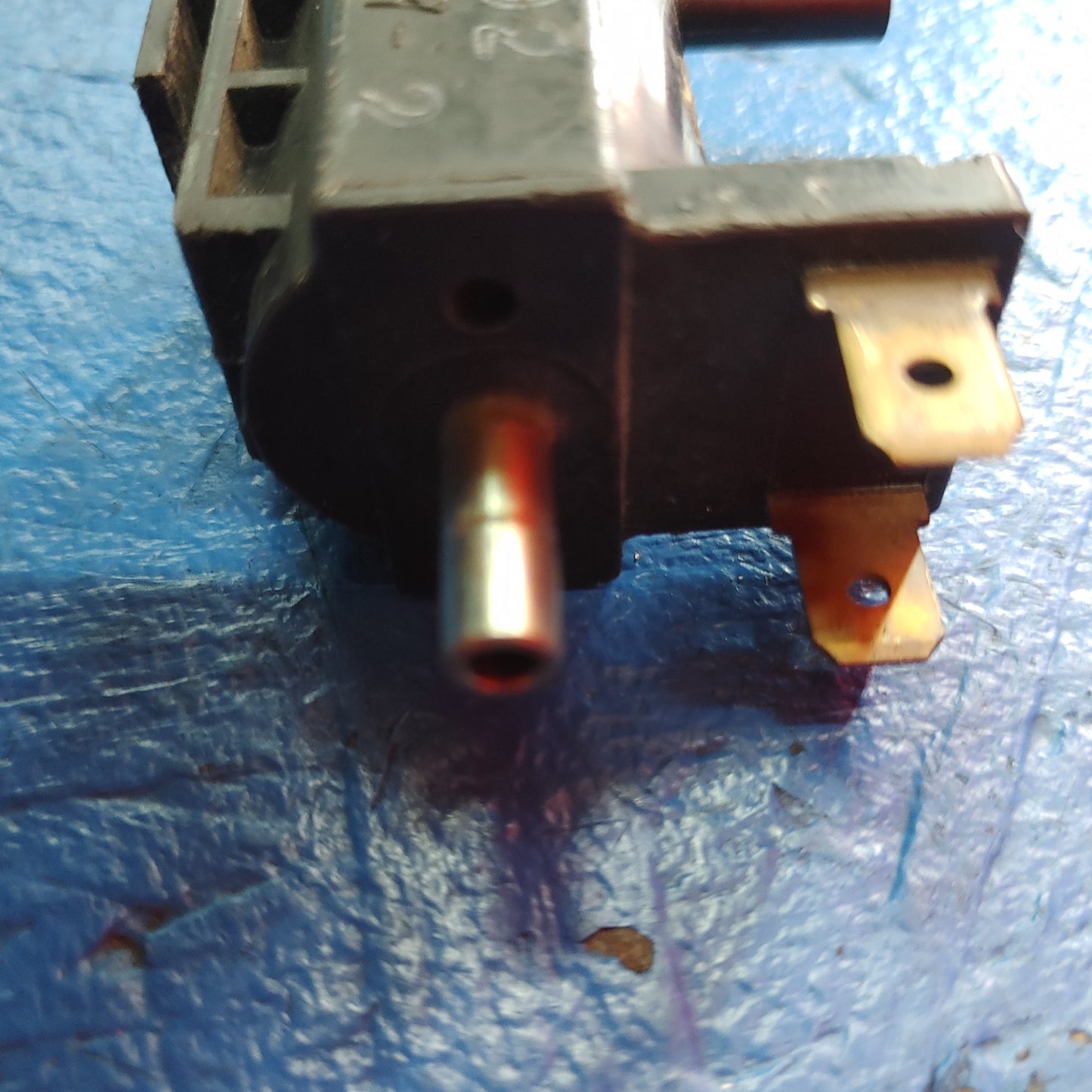 LHD, RHD (95FDRB) Vacuum Solenoid Valve AESA127 RX7 FD FD3S 93 - 02 Mazda S7B32/20