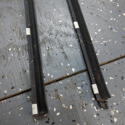 Oem Genuine Front Door Window Molding Sealing Weather Trims  RX7 FC FC3S 86 - 91 Mazda S7B42/5