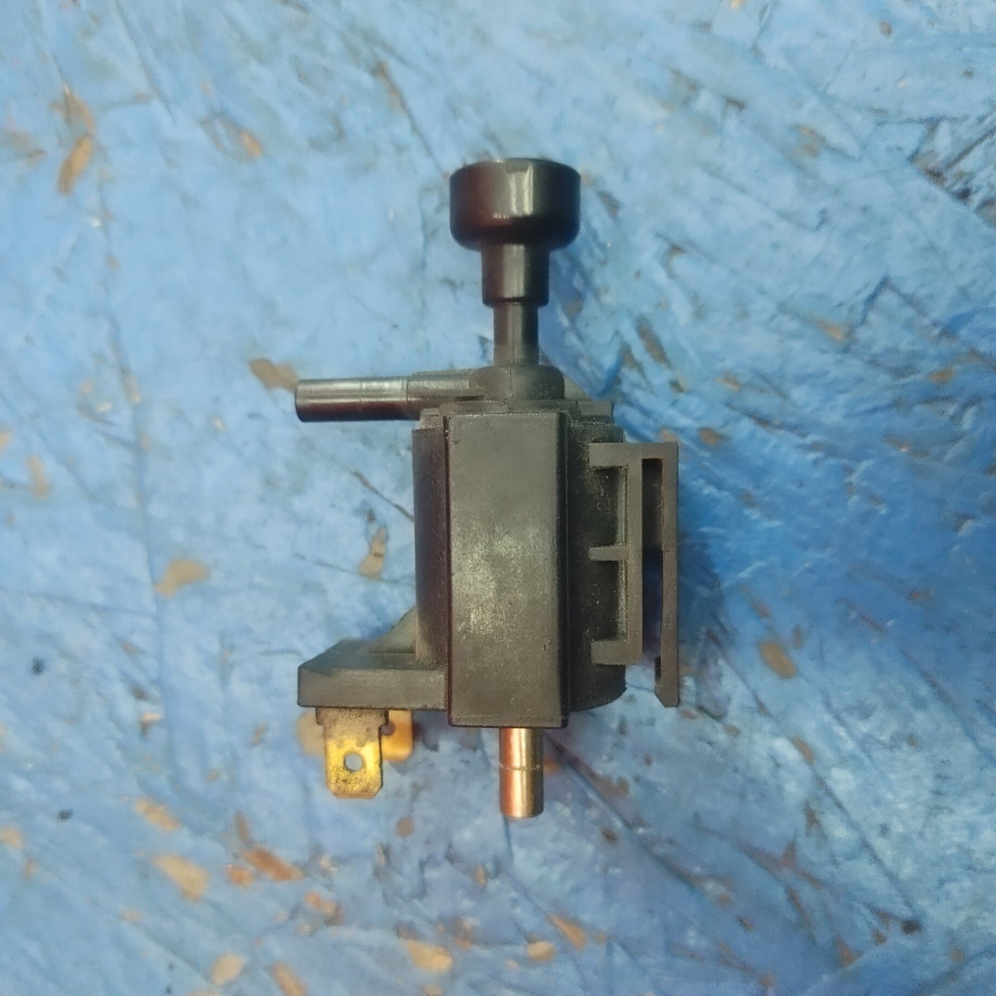 LHD, RHD Turbo Vacuum Solenoid Valve AESA127 17 2A1 RX7 FD FD3S 93 - 02 Mazda S8B29/37