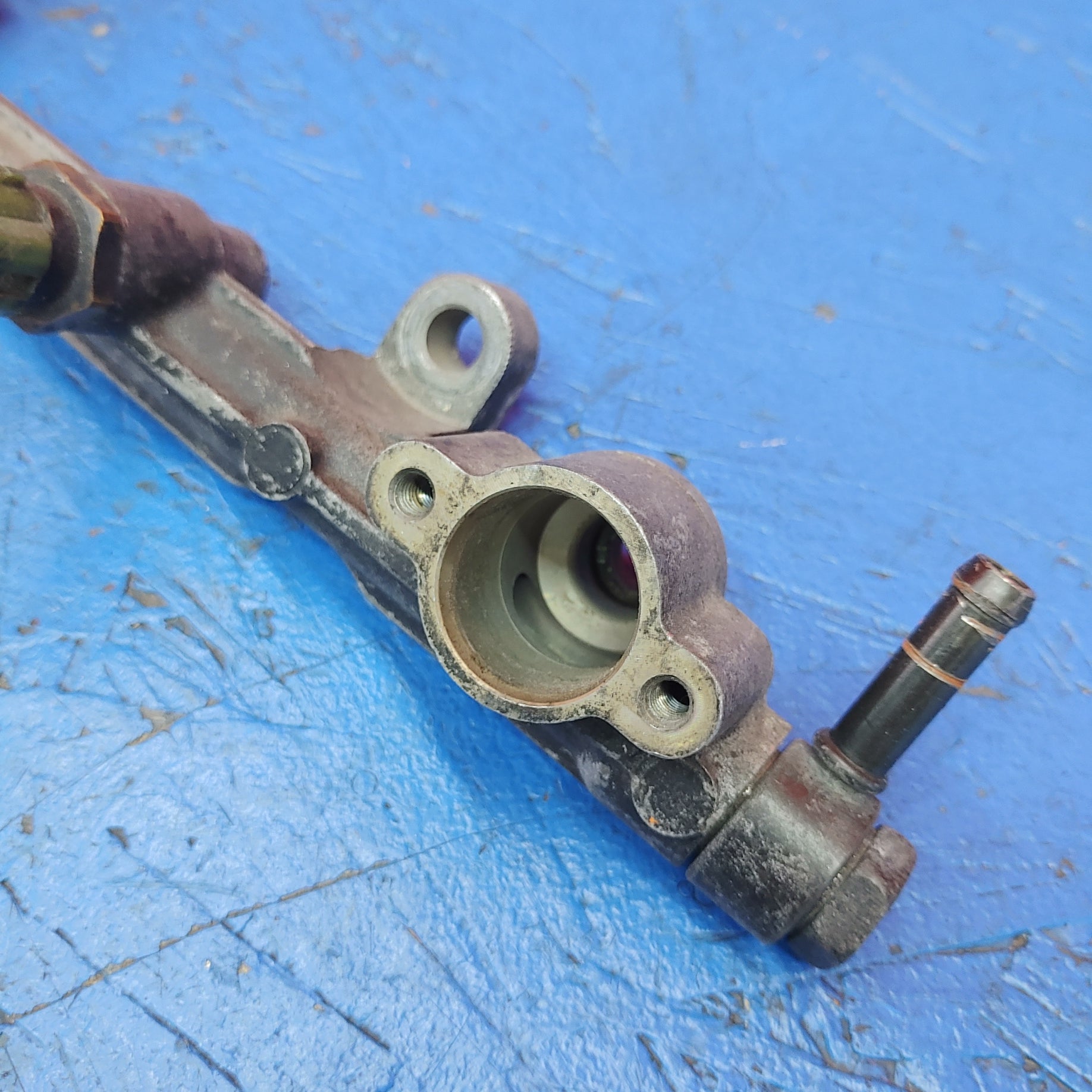 LHD, RHD Complete Secondary Fuel Rail Assembly S8B30/2 RX7 FD FD3S 93 - 02 Mazda - RX7Parts