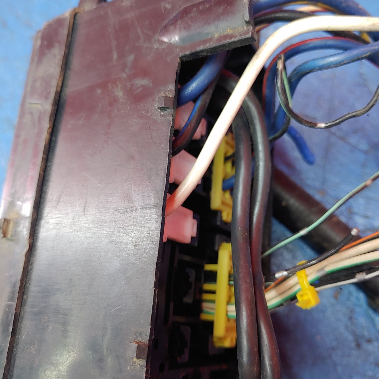 Fuse/Relay Box   RX7 FD FD3S 93 - 02 Mazda S9B32/12