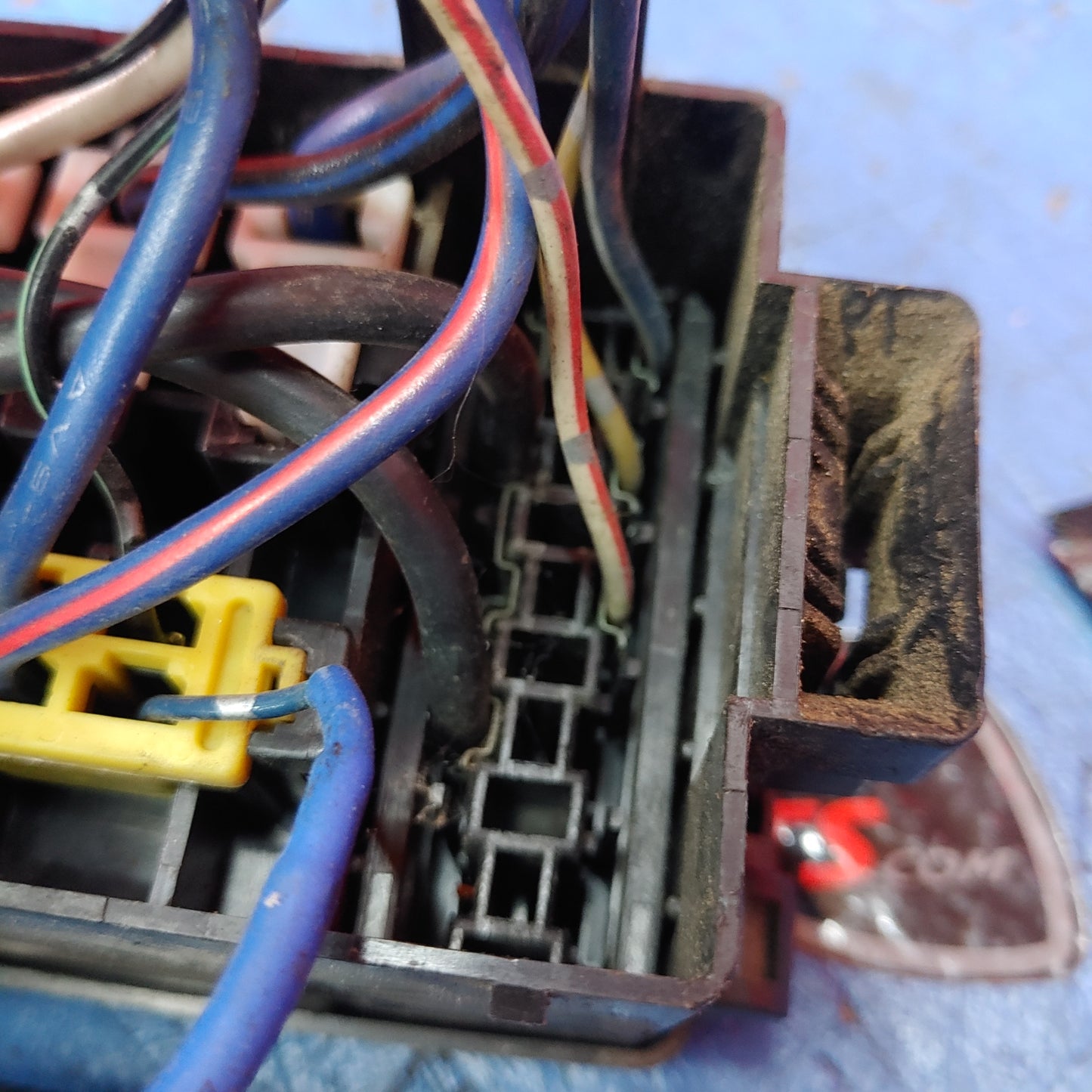 Fuse/Relay Box   RX7 FD FD3S 93 - 02 Mazda S9B32/12