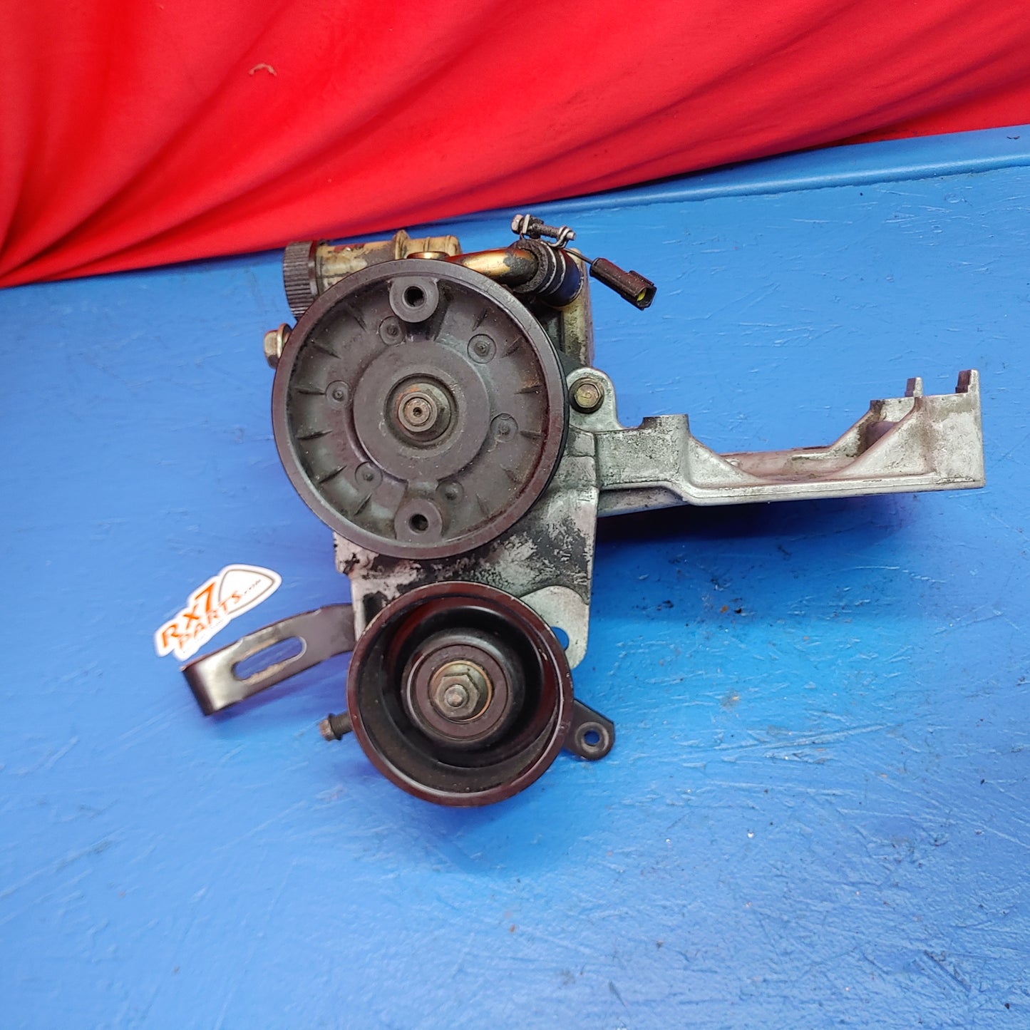 Power Steering Pump With Reservoir Bracket And Pulley SH4B14/2 RX7 FD FD3S 93 - 02 Mazda