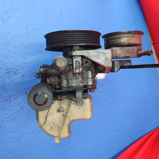 Power Steering Pump With Reservoir Bracket And Pulley SH4B14/2 RX7 FD FD3S 93 - 02 Mazda