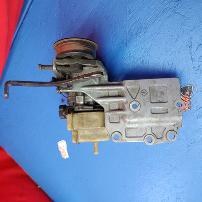 Power Steering Pump With Reservoir Bracket And Pulley SH4B14/2 RX7 FD FD3S 93 - 02 Mazda