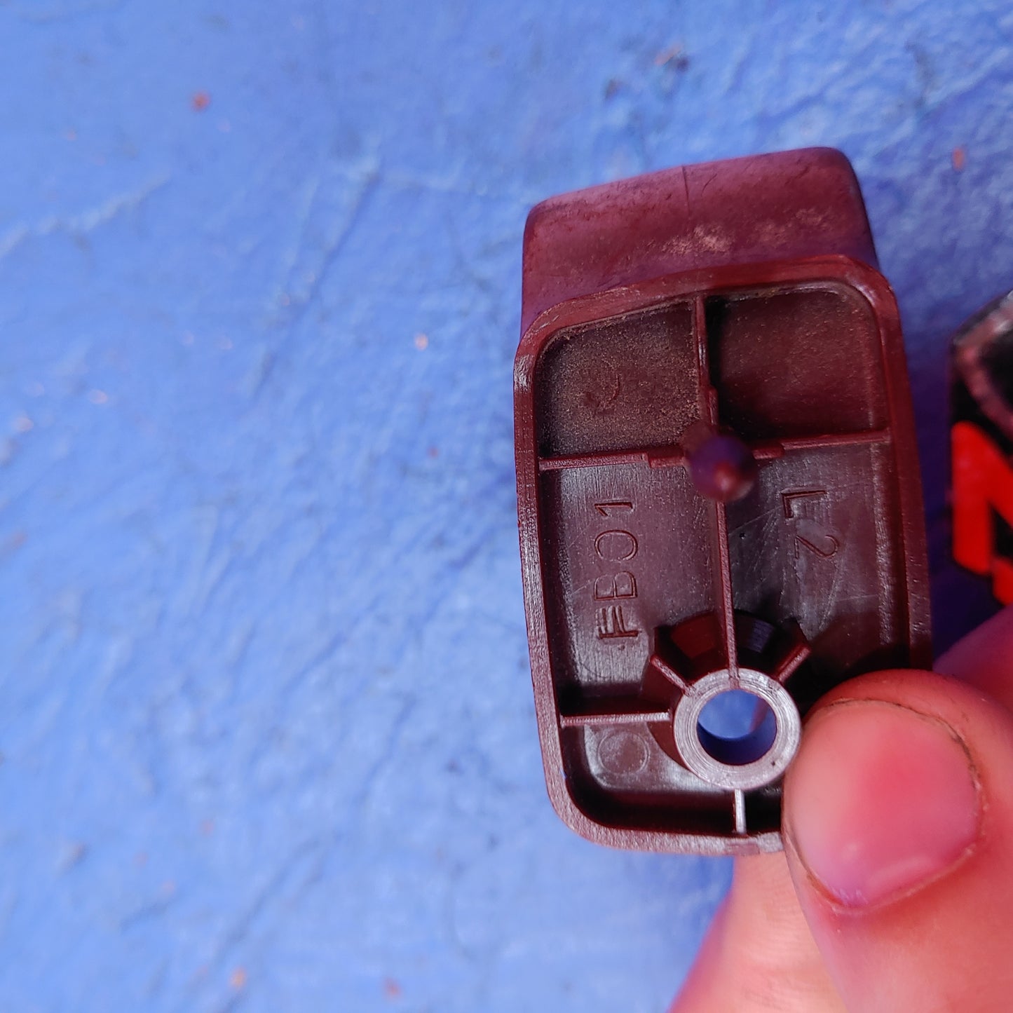 Red/Burgundy Sun Visor Clip SH4B8/6 RX7 SA SA22C FB FB3S 79 - 85 Mazda