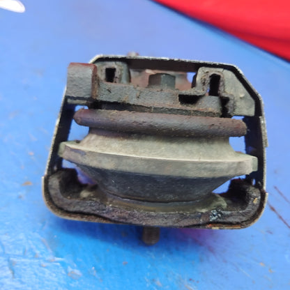 Right Side Steel Motor Engine Mount Bracket  RX7 FD FD3S 93 - 02 Mazda SH5B15/14