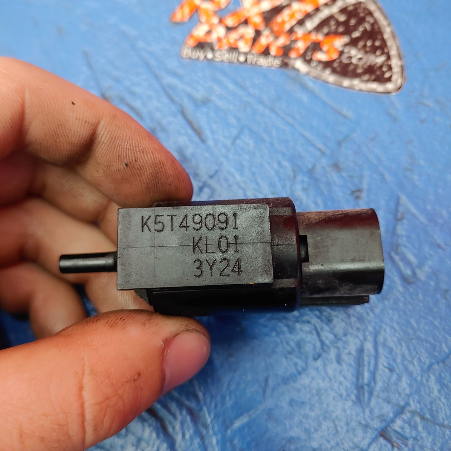 Rx8 Genuine Oem Air Solenoid Valve Kl01-18-741 Oem F/S      SH5B23/4 - RX7Parts