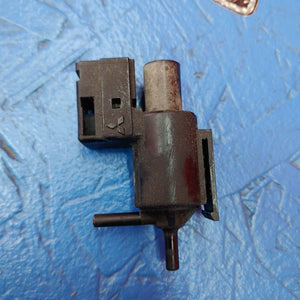 Rx8 Genuine Oem Air Solenoid Valve Kl01-18-741 Oem F/S      SH5B23/4